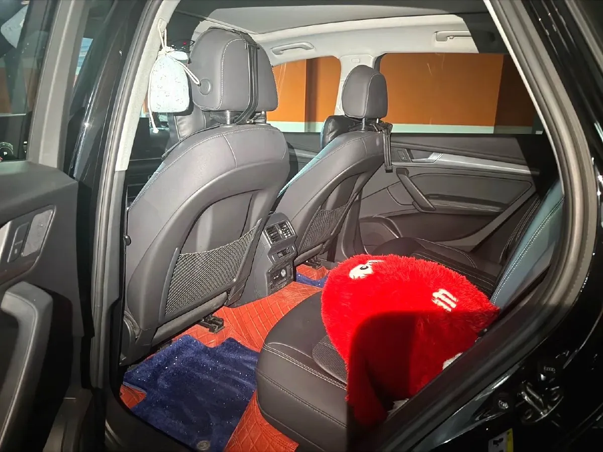 2022 Audi Q5L 2.0T 190HP L4 7DCT,autocango,china used car exporter,china ev exporter,chinese used car exporter,chinese used ev exporter