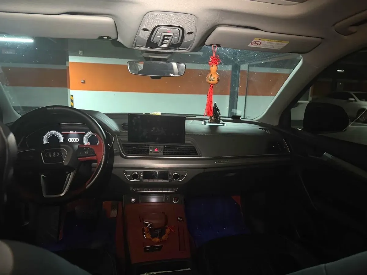 2022 Audi Q5L 2.0T 190HP L4 7DCT,autocango,china used car exporter,china ev exporter,chinese used car exporter,chinese used ev exporter