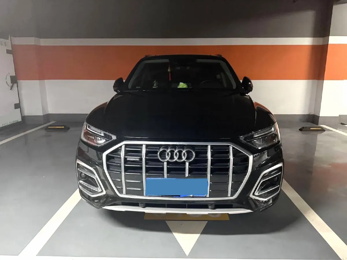 2022 Audi Q5L 2.0T 190HP L4 7DCT,autocango,china used car exporter,china ev exporter,chinese used car exporter,chinese used ev exporter