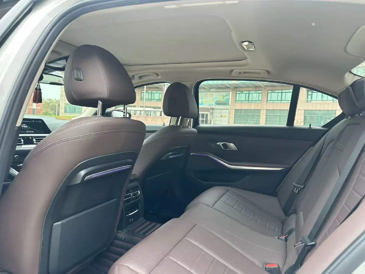 2021 BMW 3 Series 2.0T 184HP L4 8AT,autocango,china used car exporter,china ev exporter,chinese used car exporter,chinese used ev exporter