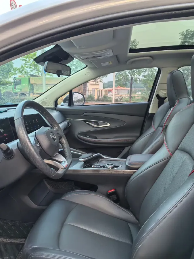 2020 ChangAn UNI-T 1.5T 180HP L4 7DCT,autocango,china used car exporter,china ev exporter,chinese used car exporter,chinese used ev exporter