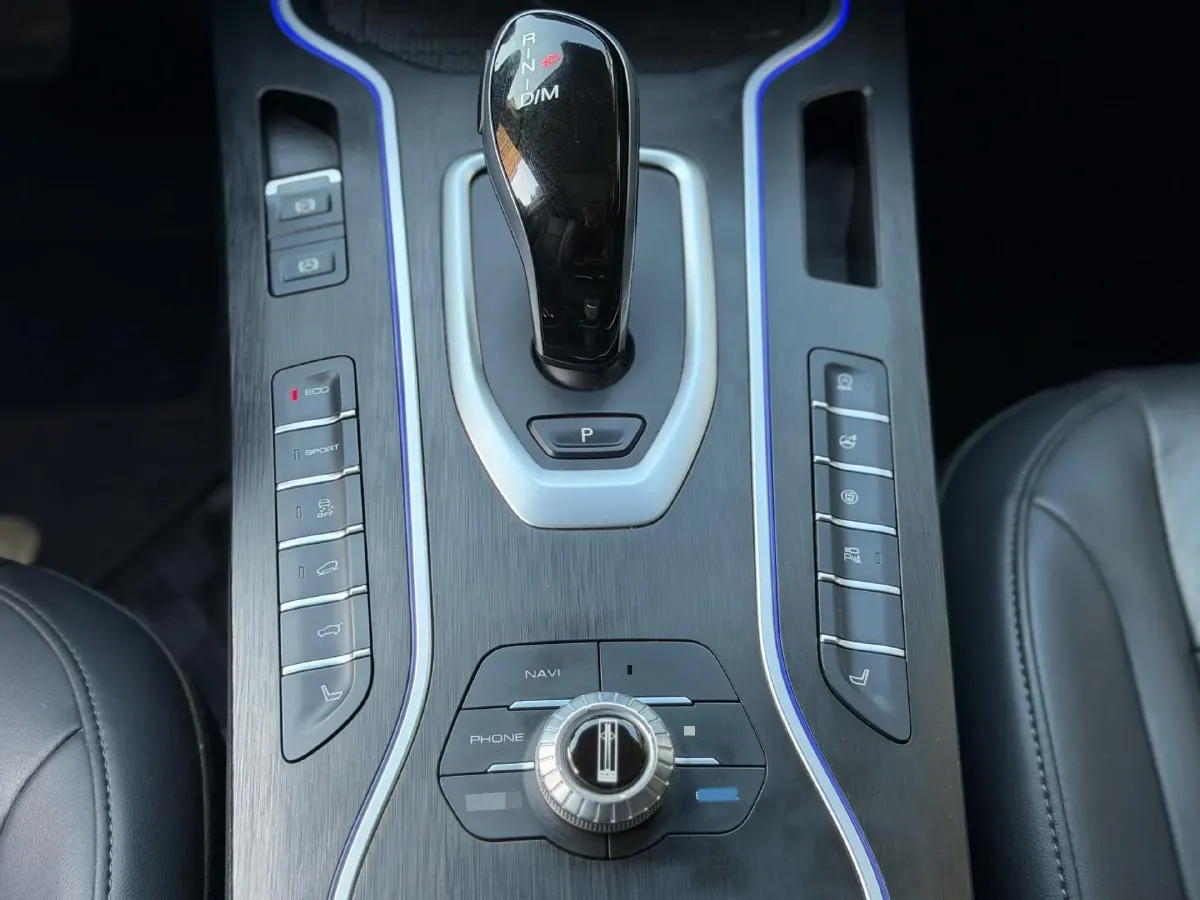 2020 WEY VV7 2.0T 227HP L4 7DCT,autocango,china used car exporter,china ev exporter,chinese used car exporter,chinese used ev exporter