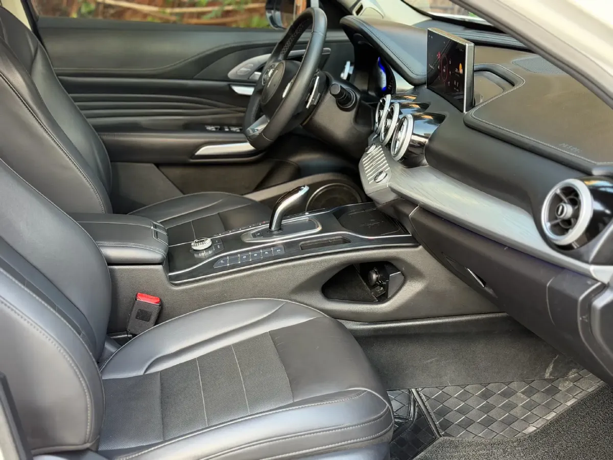 2020 WEY VV7 2.0T 227HP L4 7DCT,autocango,china used car exporter,china ev exporter,chinese used car exporter,chinese used ev exporter