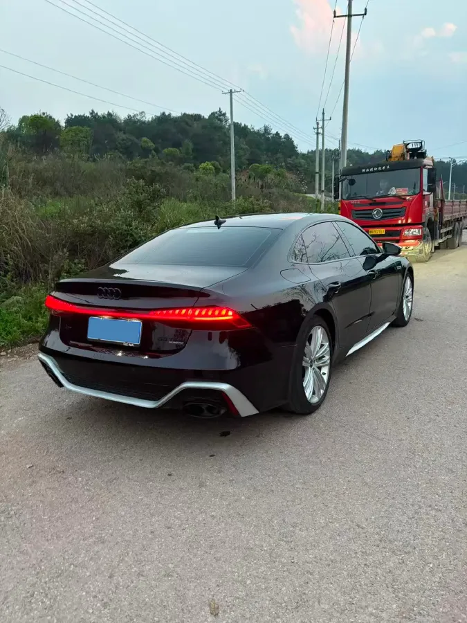 2024 Audi A7L 2.0T 245HP L4 7DCT,autocango,china used car exporter,china ev exporter,chinese used car exporter,chinese used ev exporter