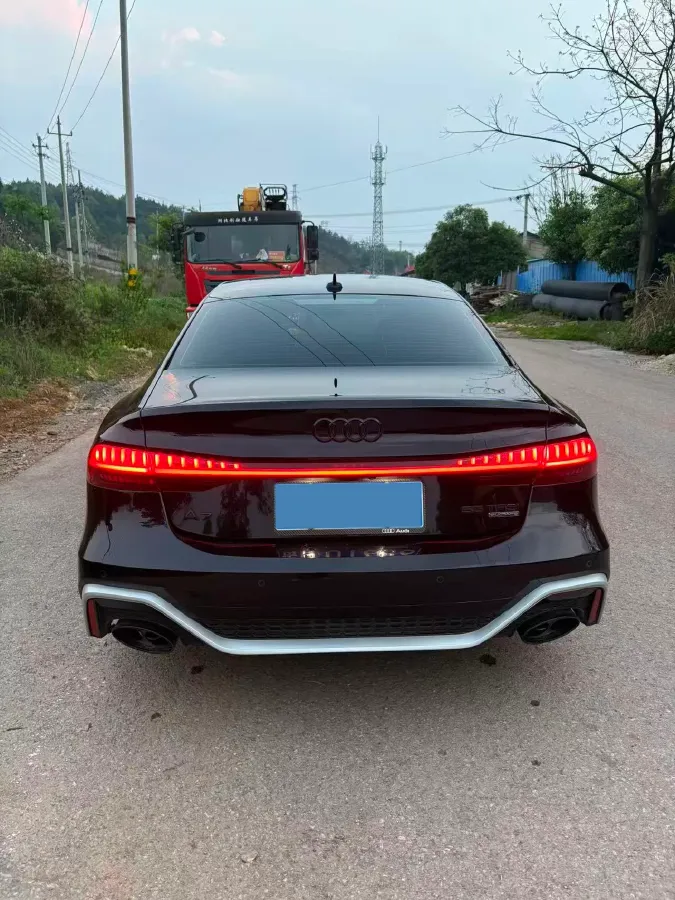 2024 Audi A7L 2.0T 245HP L4 7DCT,autocango,china used car exporter,china ev exporter,chinese used car exporter,chinese used ev exporter