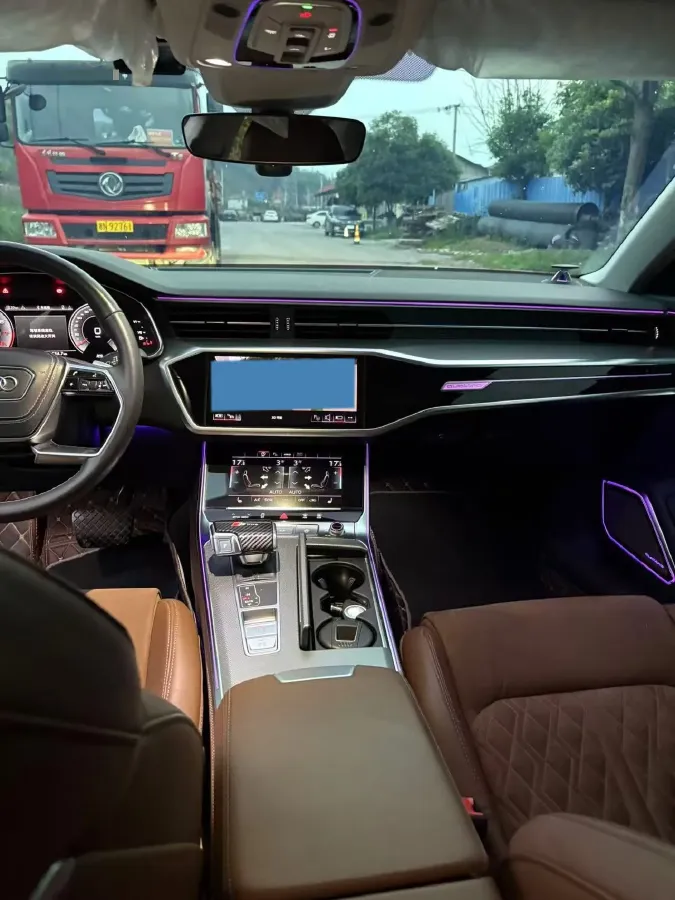 2024 Audi A7L 2.0T 245HP L4 7DCT,autocango,china used car exporter,china ev exporter,chinese used car exporter,chinese used ev exporter