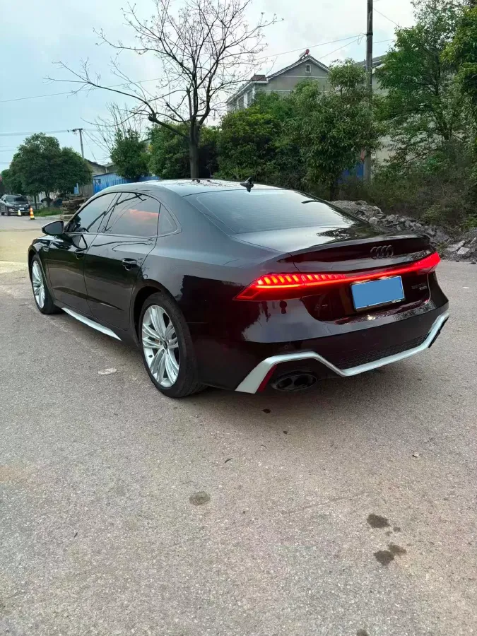 2024 Audi A7L 2.0T 245HP L4 7DCT,autocango,china used car exporter,china ev exporter,chinese used car exporter,chinese used ev exporter