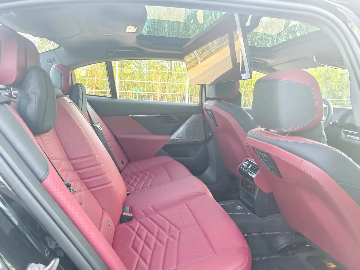 2025 BMW i5 BEV 96.96KWH,autocango,china used car exporter,china ev exporter,chinese used car exporter,chinese used ev exporter