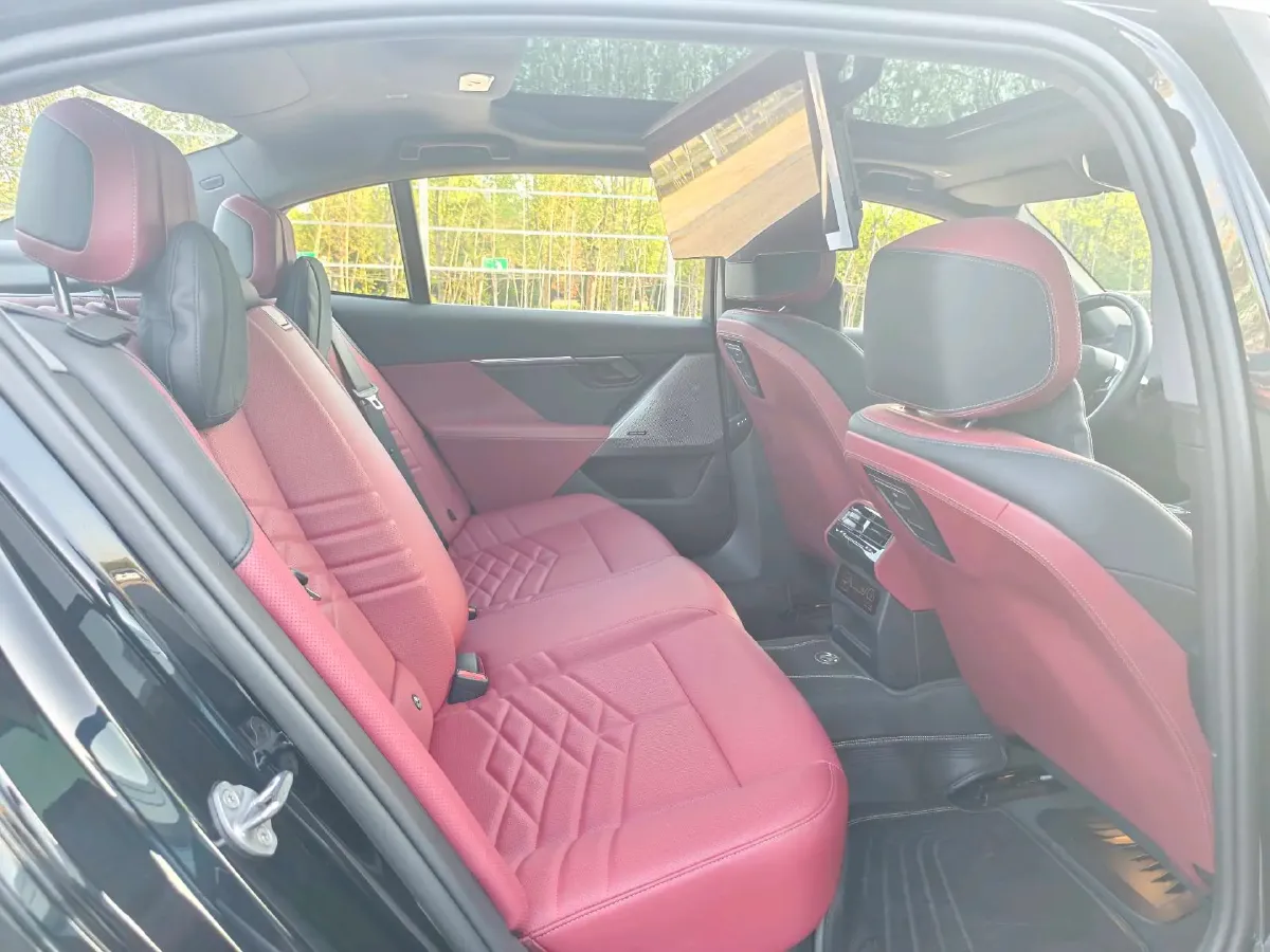 2025 BMW i5 BEV 96.96KWH,autocango,china used car exporter,china ev exporter,chinese used car exporter,chinese used ev exporter