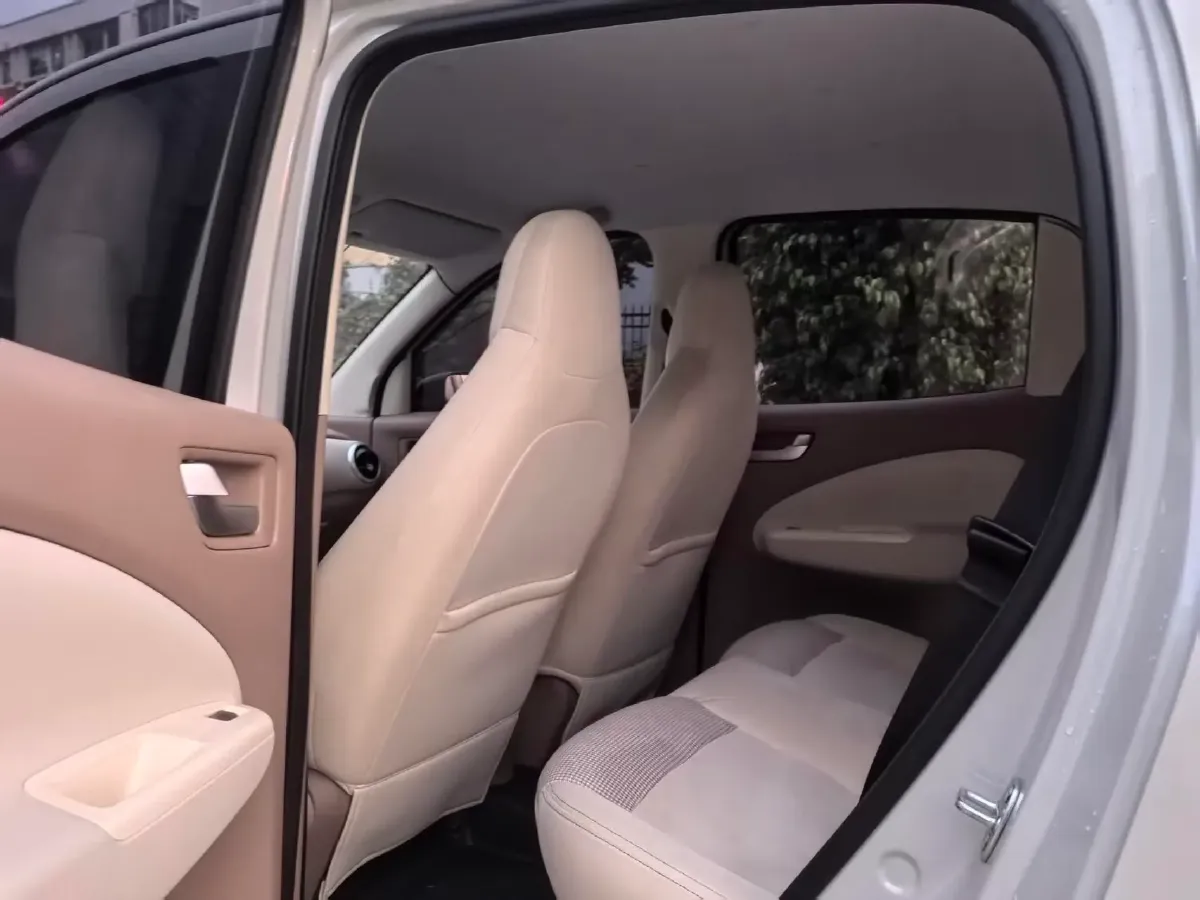 2025 WuLing HongGuang MINI EV BEV 16.2KWH,autocango,china used car exporter,china ev exporter,chinese used car exporter,chinese used ev exporter