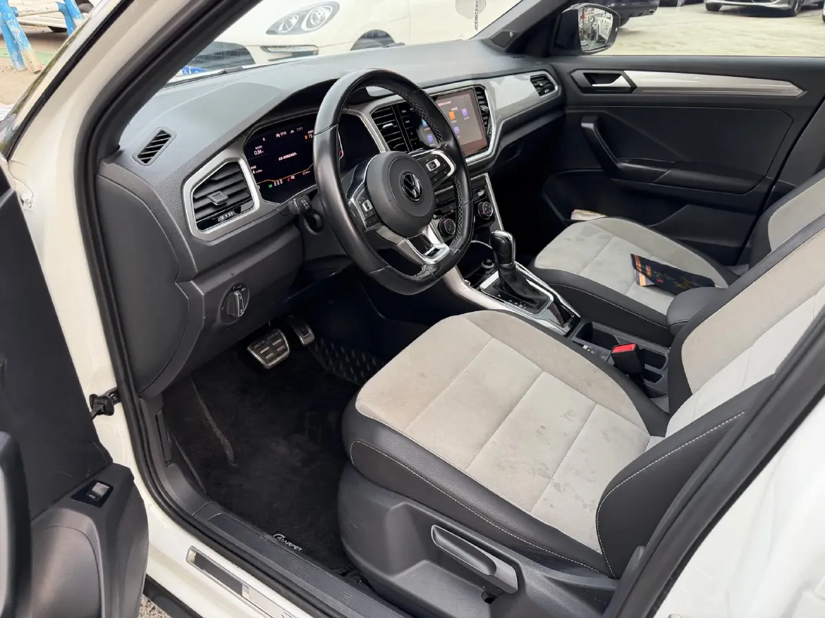 2021 Volkswagen T-Roc 1.4T 150HP L4 7DCT,autocango,china used car exporter,china ev exporter,chinese used car exporter,chinese used ev exporter
