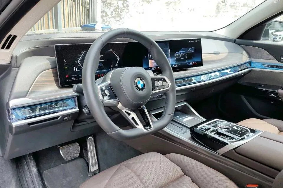 2023 BMW 7 Series 3.0T 381HP L6 8AT,autocango,china used car exporter,china ev exporter,chinese used car exporter,chinese used ev exporter