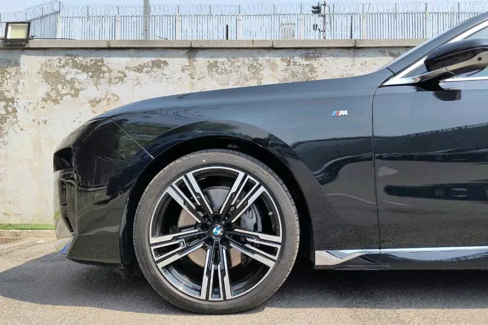 2023 BMW 7 Series 3.0T 381HP L6 8AT,autocango,china used car exporter,china ev exporter,chinese used car exporter,chinese used ev exporter