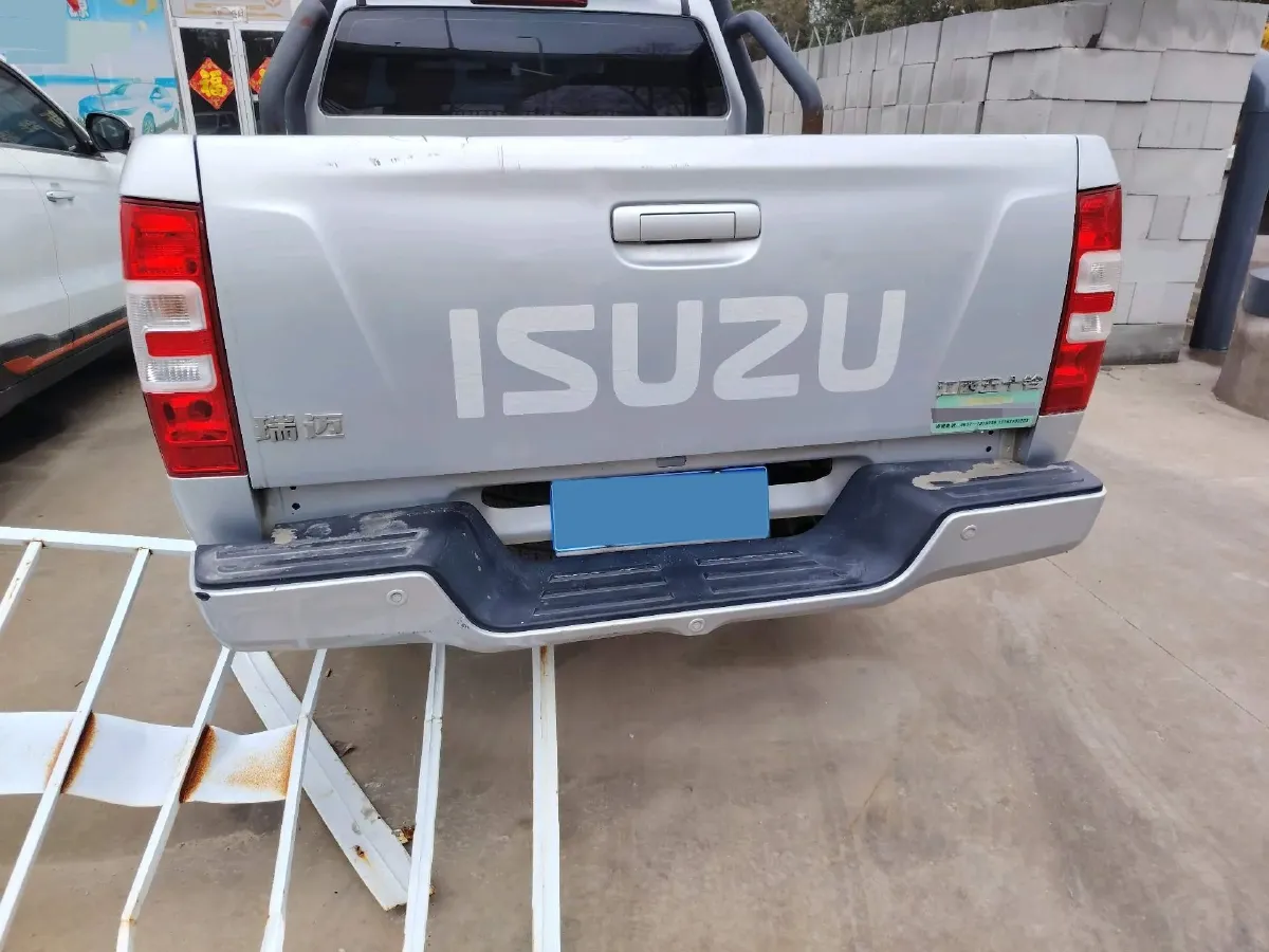 2022 Isuzu RE-MAX Jim 2.8T 120HP L4 5MT,autocango,china used car exporter,china ev exporter,chinese used car exporter,chinese used ev exporter