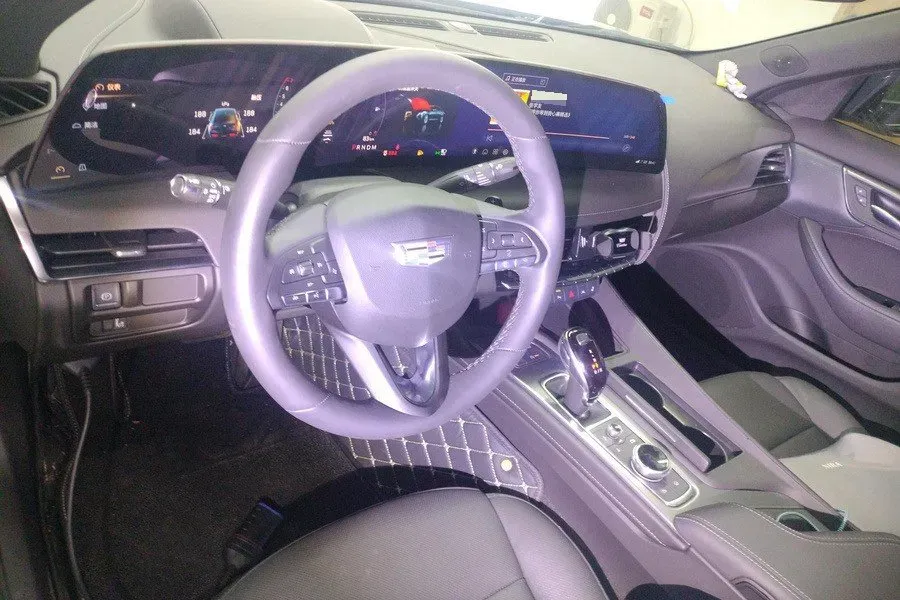 2024 Cadillac CT5 2.0T 237HP L4 10AT,autocango,china used car exporter,china ev exporter,chinese used car exporter,chinese used ev exporter