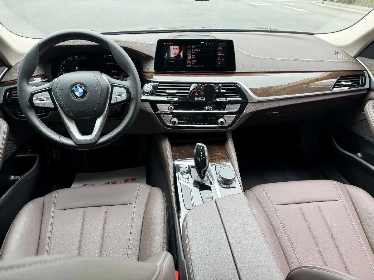 2020 BMW 5 Series 2.0T 184HP L4 8AT,autocango,china used car exporter,china ev exporter,chinese used car exporter,chinese used ev exporter