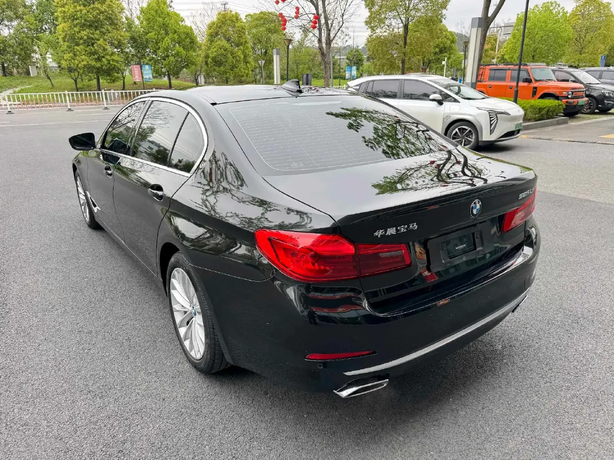 2020 BMW 5 Series 2.0T 184HP L4 8AT,autocango,china used car exporter,china ev exporter,chinese used car exporter,chinese used ev exporter