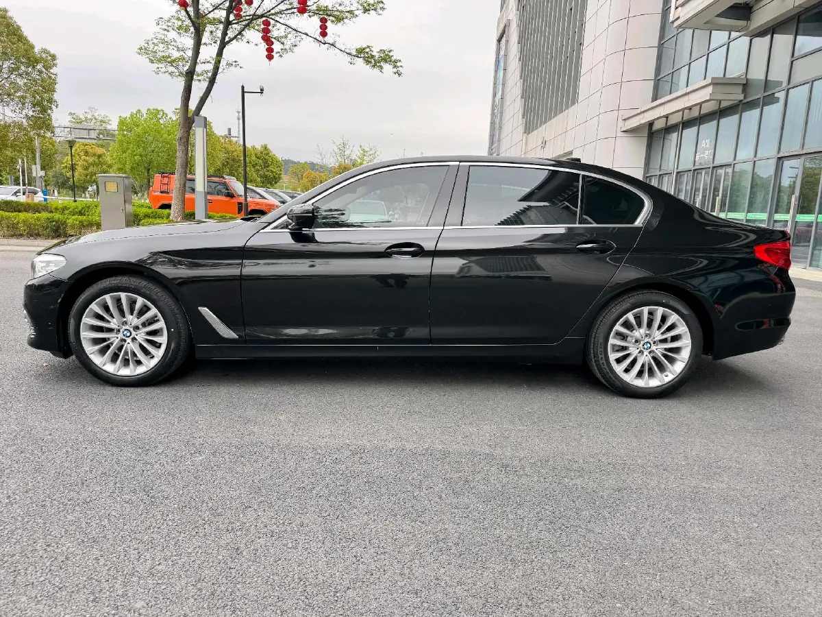 2020 BMW 5 Series 2.0T 184HP L4 8AT,autocango,china used car exporter,china ev exporter,chinese used car exporter,chinese used ev exporter