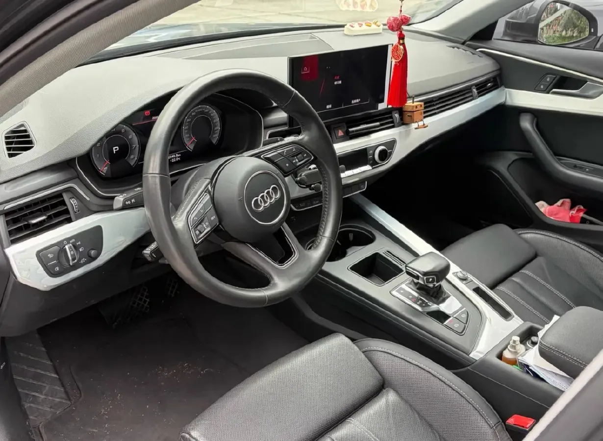 2020 Audi A4L 2.0T 190HP L4 7DCT,autocango,china used car exporter,china ev exporter,chinese used car exporter,chinese used ev exporter