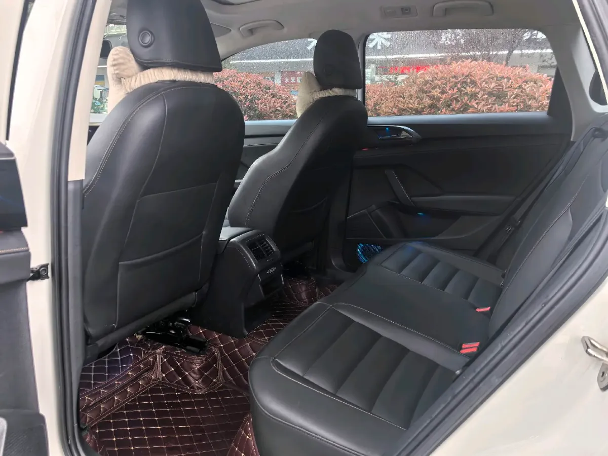 2019 MINI MINI 1.5T 102HP L3 7DCT,autocango,china used car exporter,china ev exporter,chinese used car exporter,chinese used ev exporter