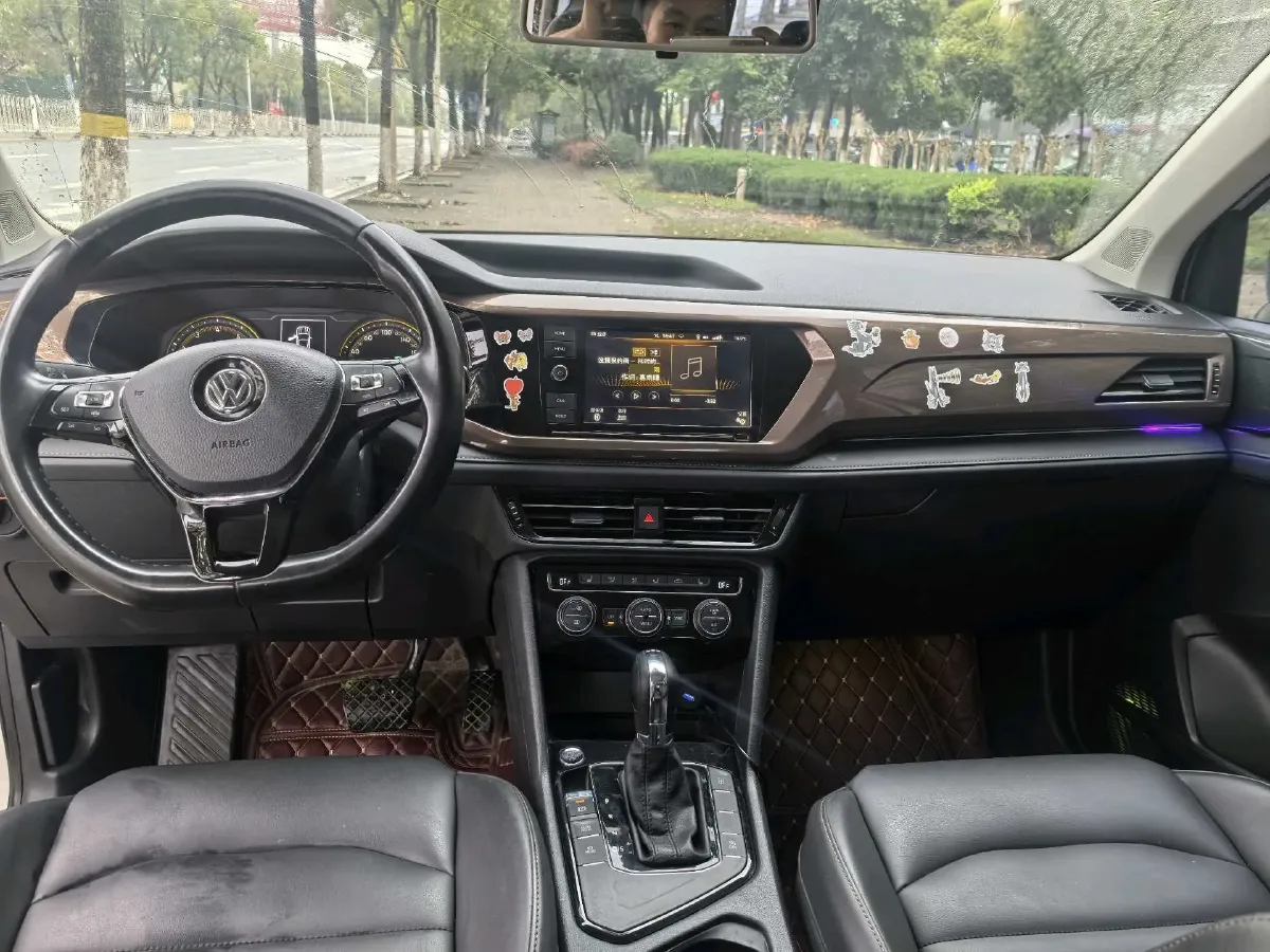 2019 MINI MINI 1.5T 102HP L3 7DCT,autocango,china used car exporter,china ev exporter,chinese used car exporter,chinese used ev exporter