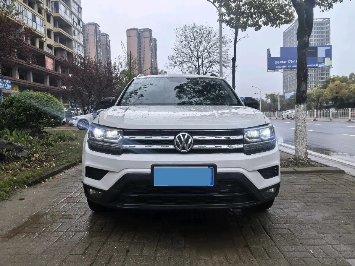 2019 MINI MINI 1.5T 102HP L3 7DCT,autocango,china used car exporter,china ev exporter,chinese used car exporter,chinese used ev exporter