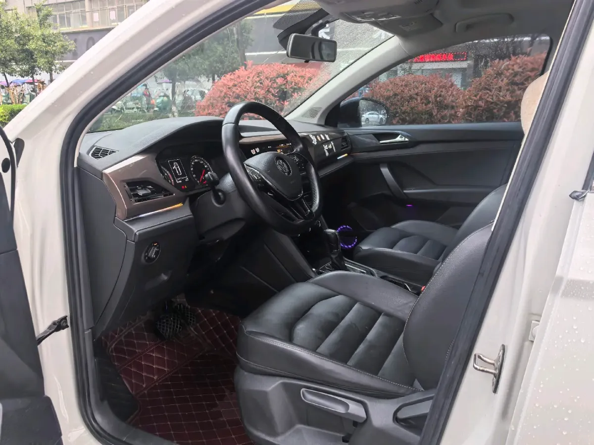 2019 MINI MINI 1.5T 102HP L3 7DCT,autocango,china used car exporter,china ev exporter,chinese used car exporter,chinese used ev exporter