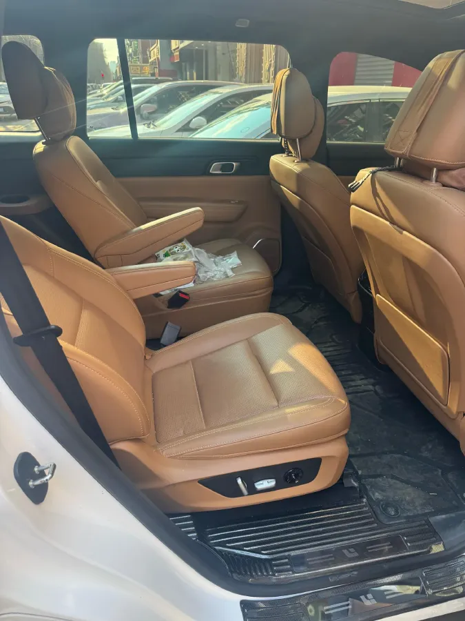 2021 Li ONE Range Extended 131HP REEV 40.5KWH,autocango,china used car exporter,china ev exporter,chinese used car exporter,chinese used ev exporter