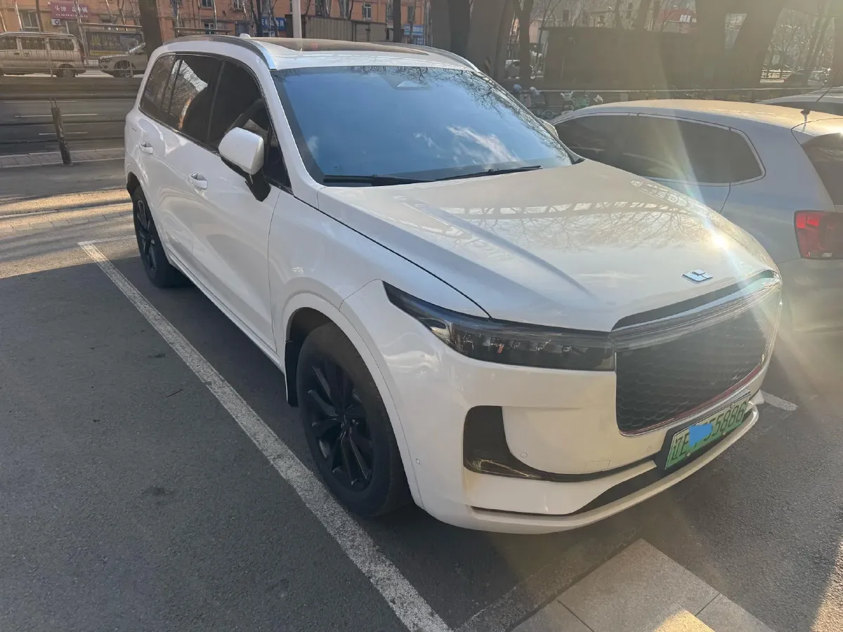 2021 Li ONE Range Extended 131HP REEV 40.5KWH,autocango,china used car exporter,china ev exporter,chinese used car exporter,chinese used ev exporter