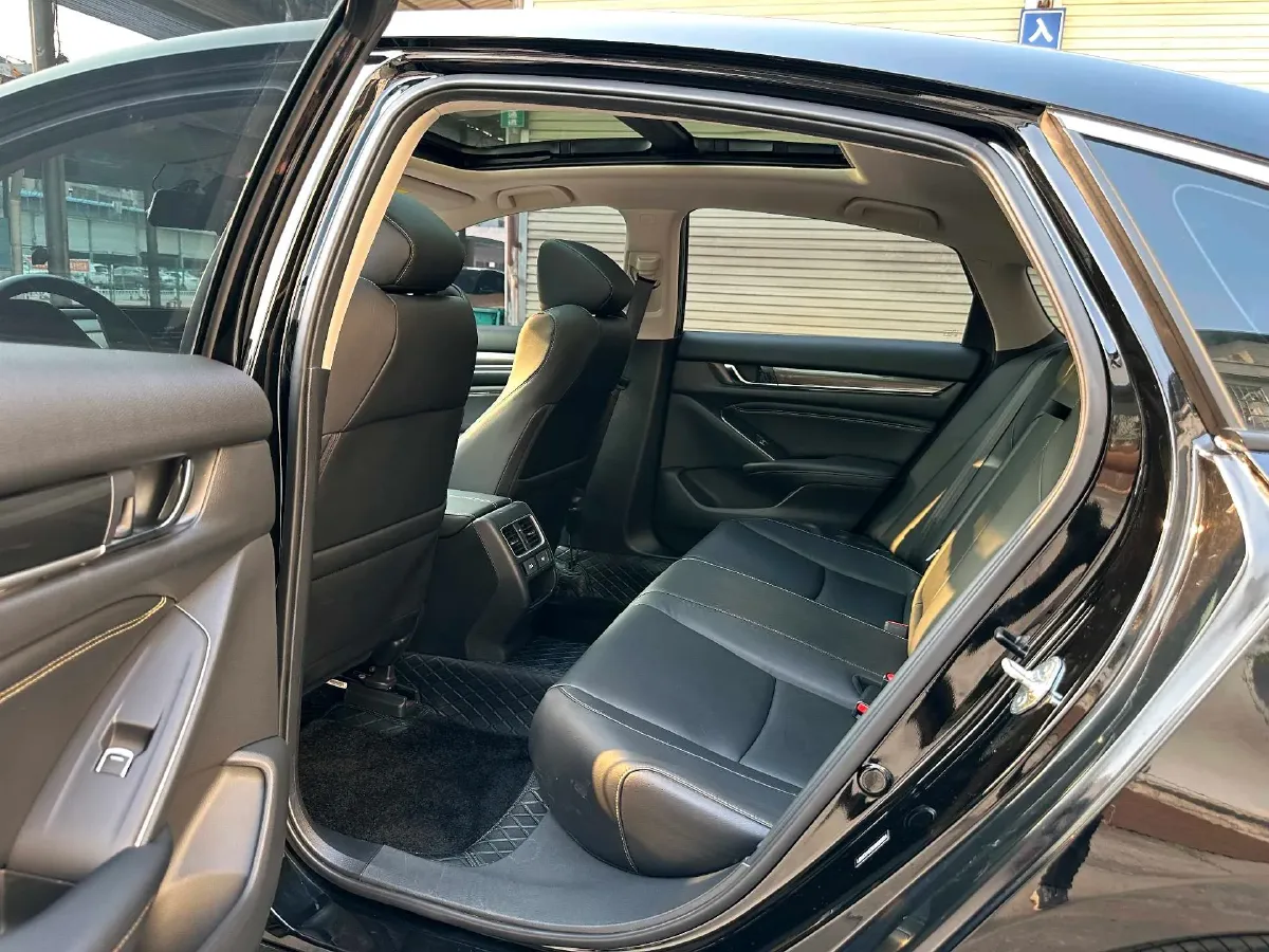 2022 Honda Accord 1.5T 194HP L4 CVT,autocango,china used car exporter,china ev exporter,chinese used car exporter,chinese used ev exporter