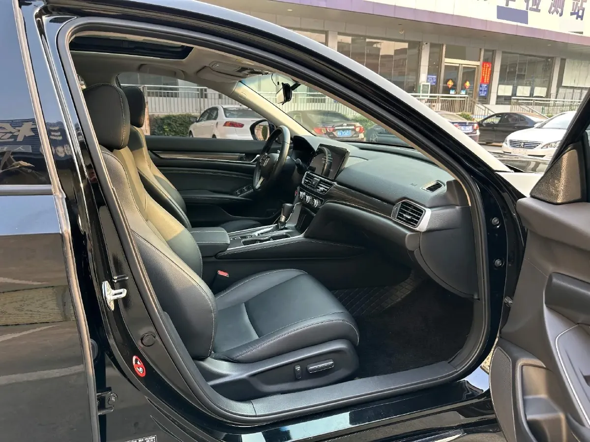 2022 Honda Accord 1.5T 194HP L4 CVT,autocango,china used car exporter,china ev exporter,chinese used car exporter,chinese used ev exporter