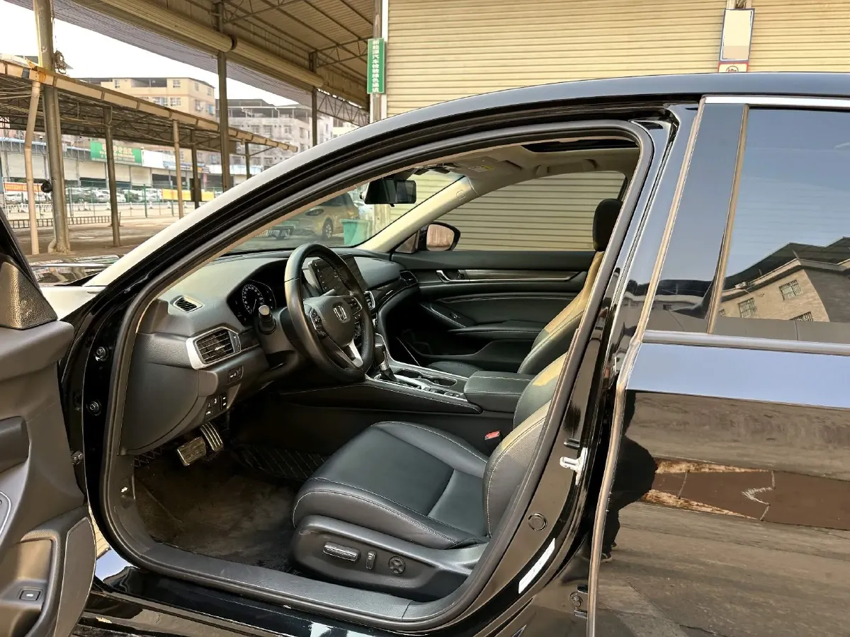 2022 Honda Accord 1.5T 194HP L4 CVT,autocango,china used car exporter,china ev exporter,chinese used car exporter,chinese used ev exporter