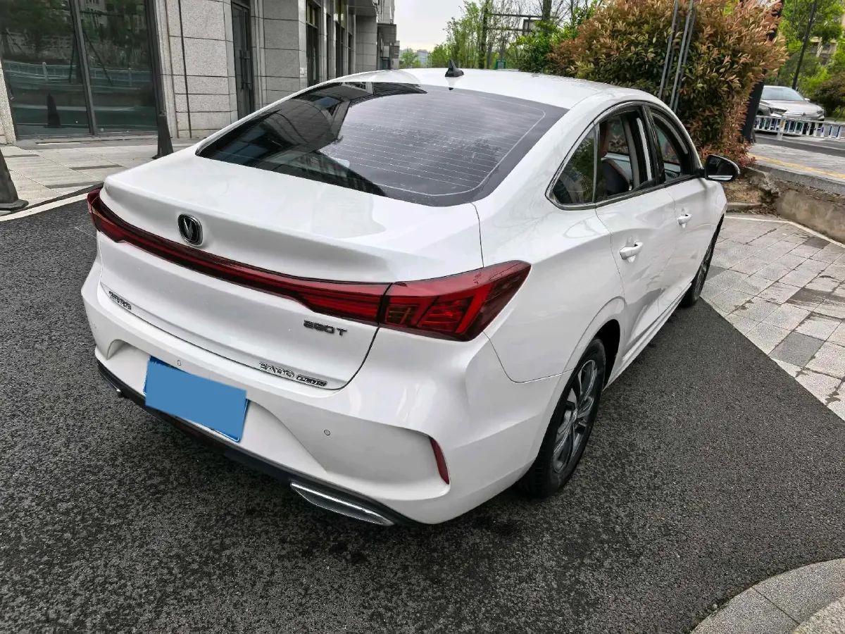2023 ChangAn Eado 1.4T 160HP L4 7DCT,autocango,china used car exporter,china ev exporter,chinese used car exporter,chinese used ev exporter