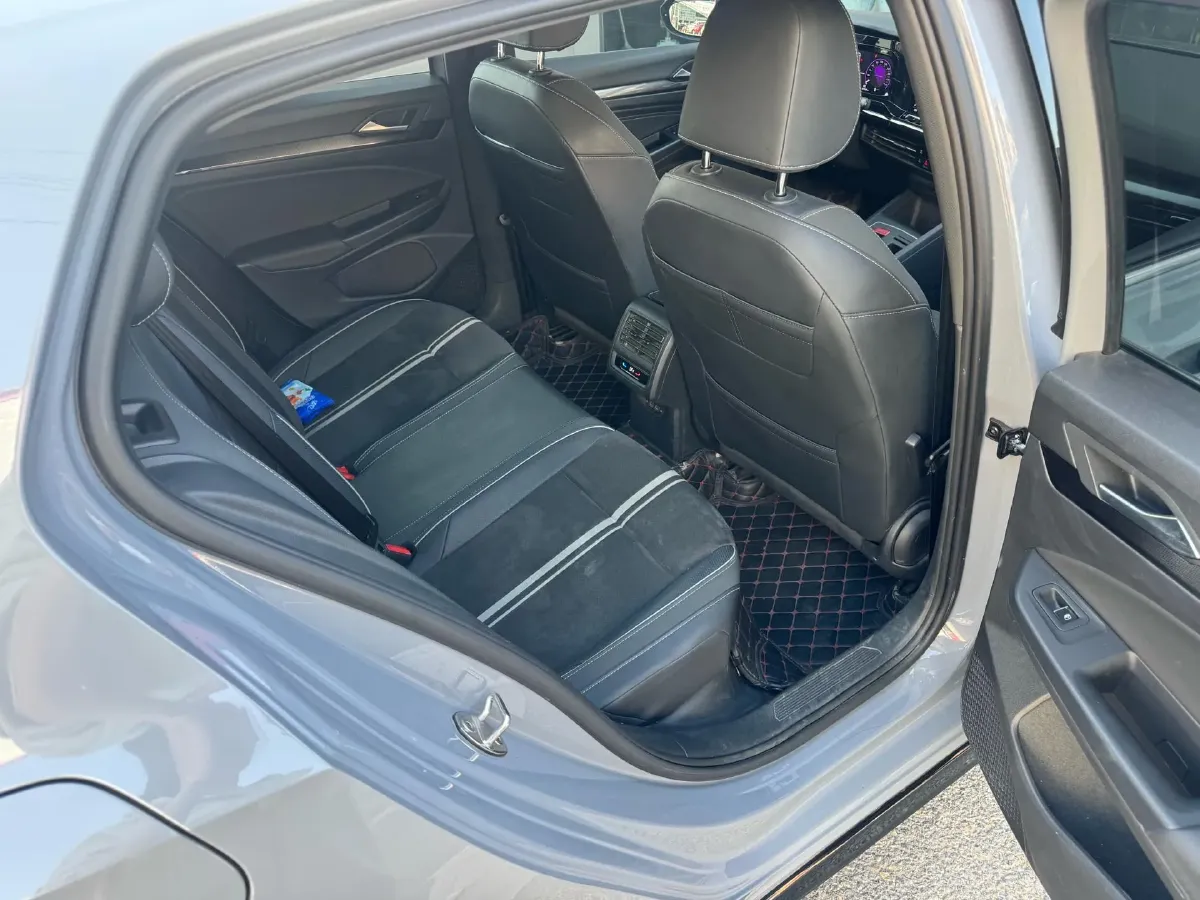 2023 Volkswagen Golf 1.4T 150HP L4 7DCT,autocango,china used car exporter,china ev exporter,chinese used car exporter,chinese used ev exporter