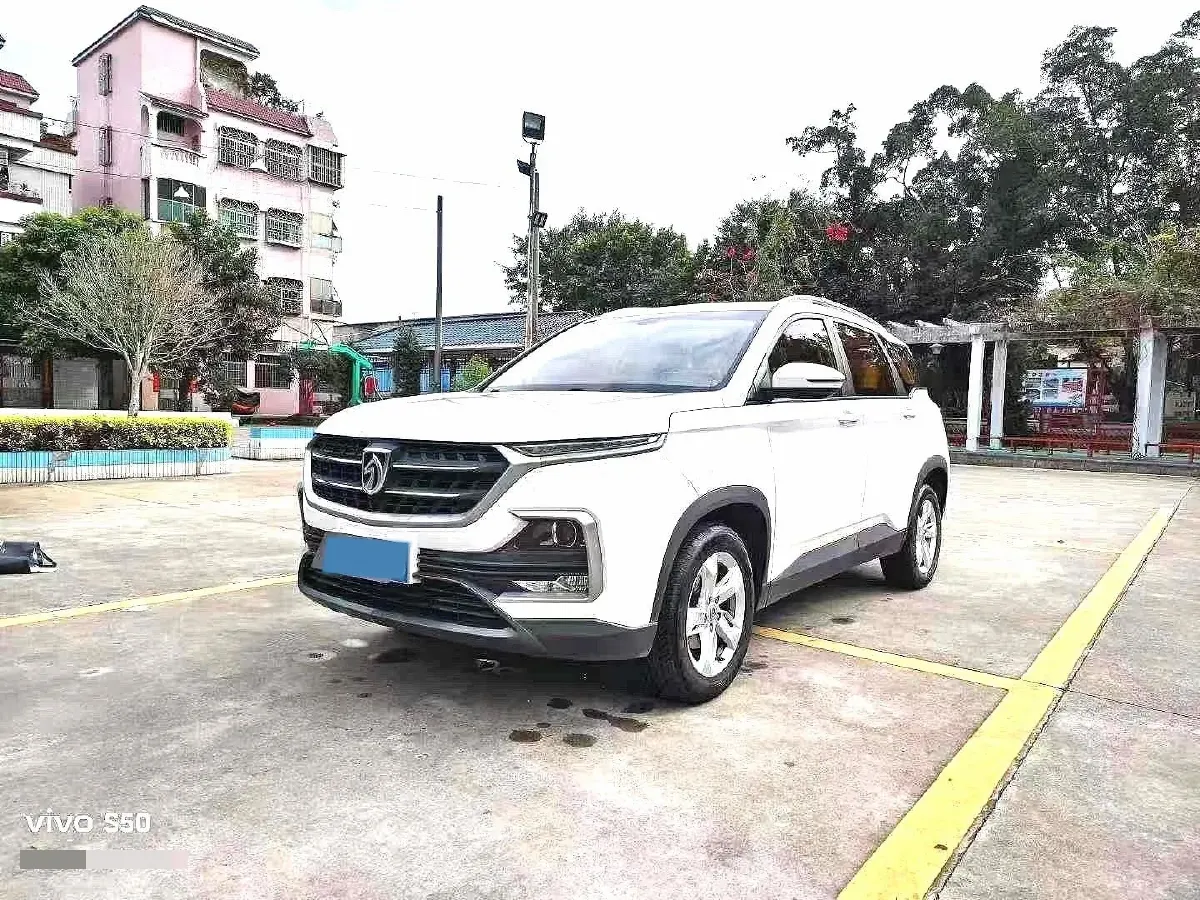 2018 BaoJun 530 1.5T 150HP L4 6MT,autocango,china used car exporter,china ev exporter,chinese used car exporter,chinese used ev exporter
