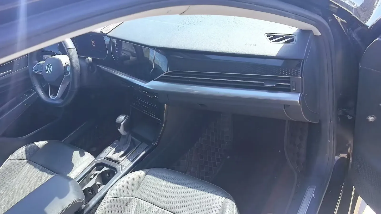 2023 Volkswagen Passat 2.0T 186HP L4 7DCT,autocango,china used car exporter,china ev exporter,chinese used car exporter,chinese used ev exporter