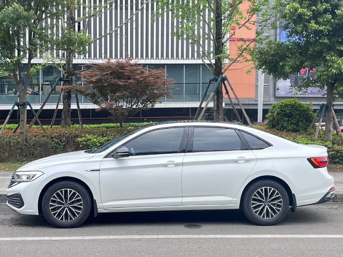 2022 Volkswagen Sagitar 1.2T 116HP L4 5MT,autocango,china used car exporter,china ev exporter,chinese used car exporter,chinese used ev exporter