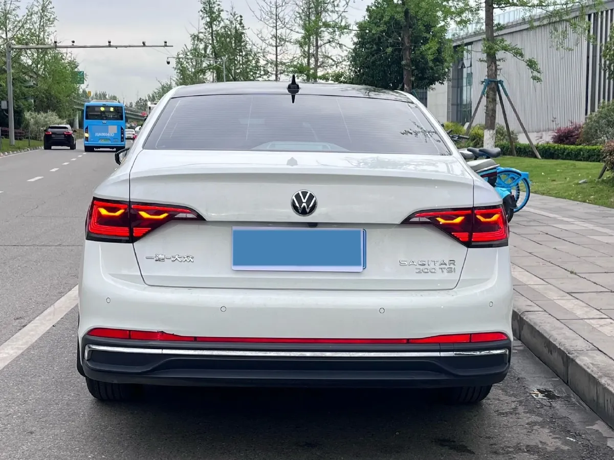 2022 Volkswagen Sagitar 1.2T 116HP L4 5MT,autocango,china used car exporter,china ev exporter,chinese used car exporter,chinese used ev exporter