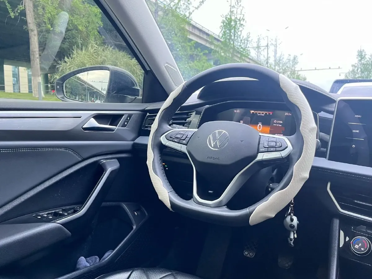 2022 Volkswagen Sagitar 1.2T 116HP L4 5MT,autocango,china used car exporter,china ev exporter,chinese used car exporter,chinese used ev exporter