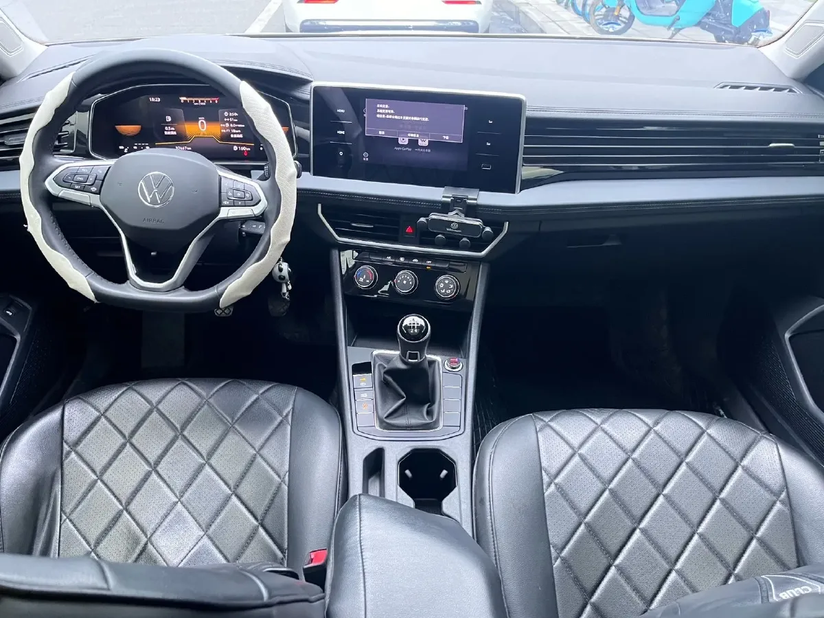 2022 Volkswagen Sagitar 1.2T 116HP L4 5MT,autocango,china used car exporter,china ev exporter,chinese used car exporter,chinese used ev exporter