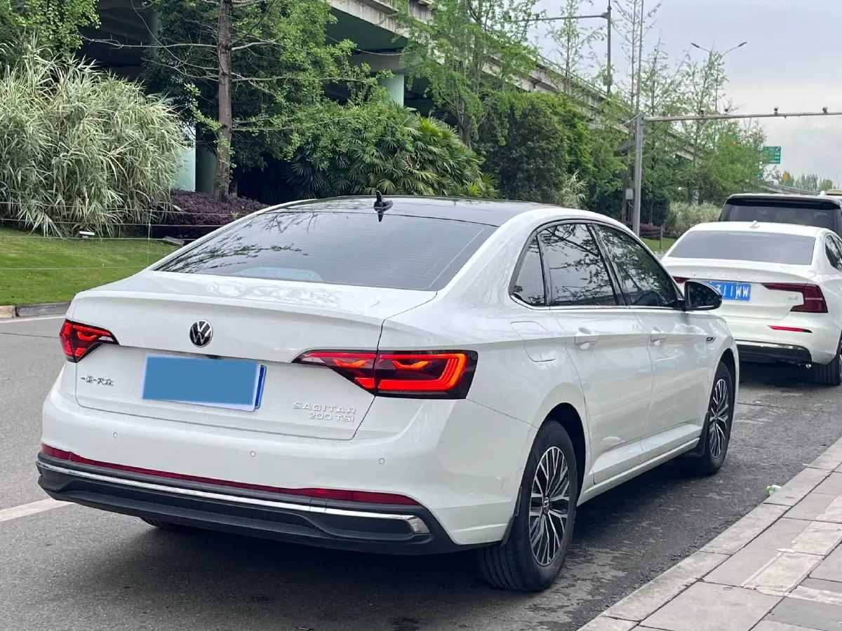 2022 Volkswagen Sagitar 1.2T 116HP L4 5MT,autocango,china used car exporter,china ev exporter,chinese used car exporter,chinese used ev exporter