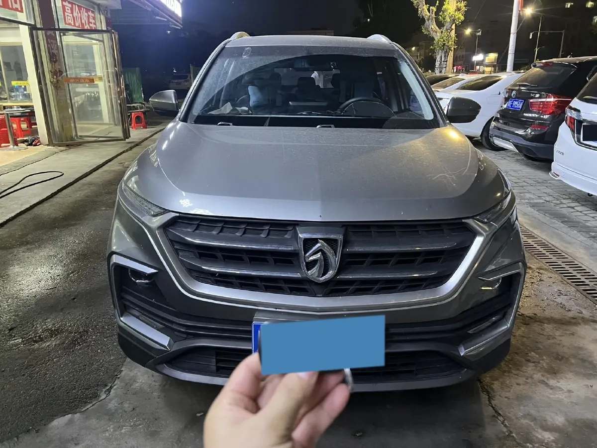 2018 BaoJun 530 1.5T 150HP L4 6MT,autocango,china used car exporter,china ev exporter,chinese used car exporter,chinese used ev exporter