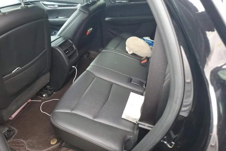 2022 Cadillac XT5 2.0T 237HP L4 9AT,autocango,china used car exporter,china ev exporter,chinese used car exporter,chinese used ev exporter