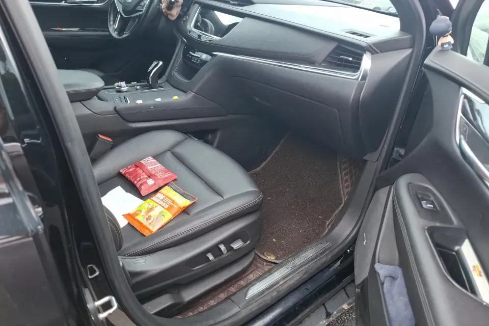 2022 Cadillac XT5 2.0T 237HP L4 9AT,autocango,china used car exporter,china ev exporter,chinese used car exporter,chinese used ev exporter