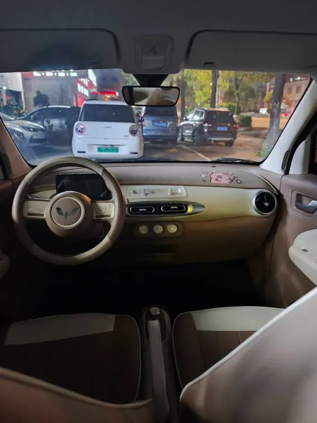 2025 WuLing HongGuang MINI EV BEV 16.2KWH,autocango,china used car exporter,china ev exporter,chinese used car exporter,chinese used ev exporter