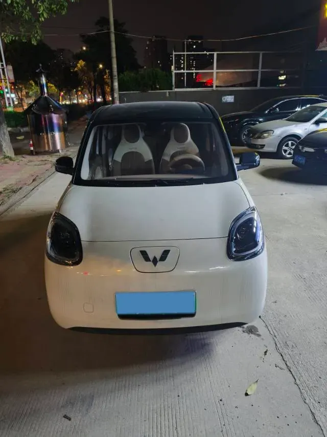 2025 WuLing HongGuang MINI EV BEV 16.2KWH,autocango,china used car exporter,china ev exporter,chinese used car exporter,chinese used ev exporter