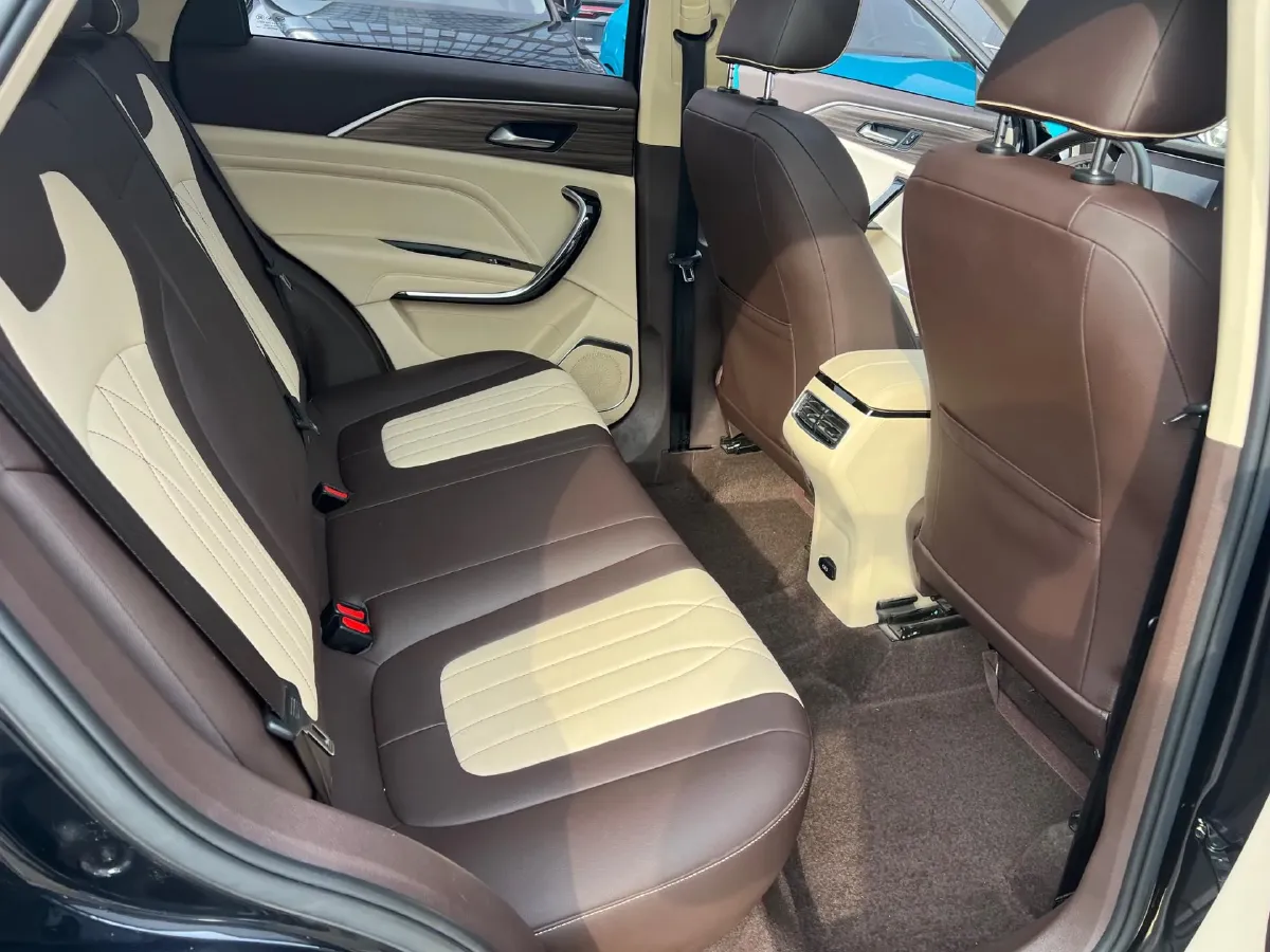 2021 Bestune T77 1.5T 169HP L4 7DCT,autocango,china used car exporter,china ev exporter,chinese used car exporter,chinese used ev exporter