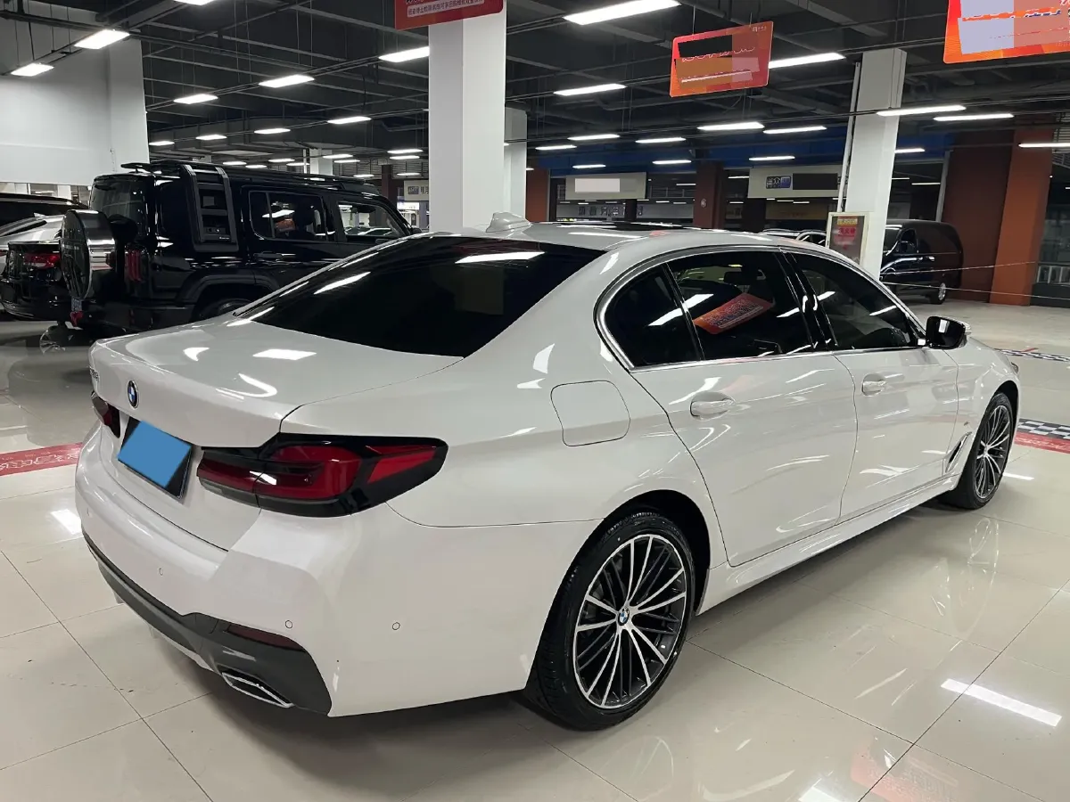 2022 BMW 5 Series 2.0T 252HP L4 8AT,autocango,china used car exporter,china ev exporter,chinese used car exporter,chinese used ev exporter