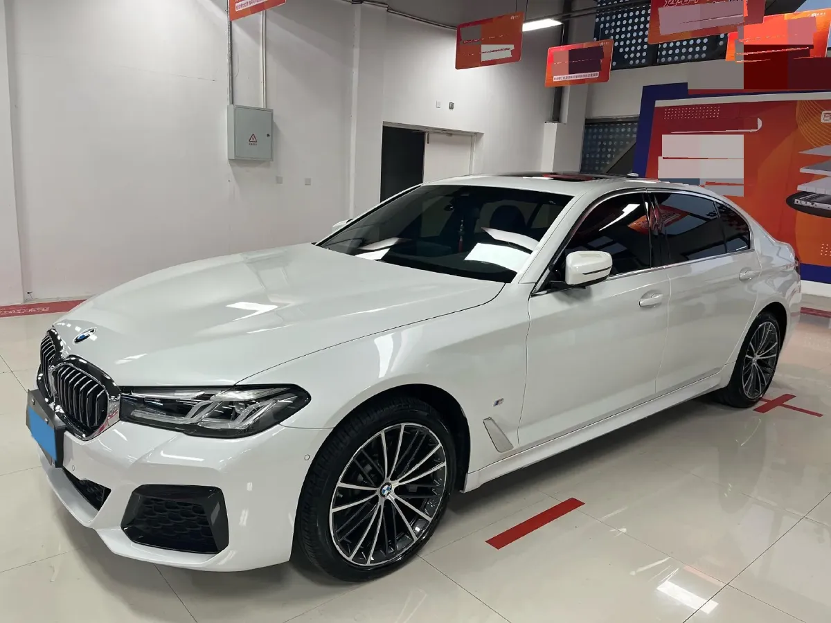 2022 BMW 5 Series 2.0T 252HP L4 8AT,autocango,china used car exporter,china ev exporter,chinese used car exporter,chinese used ev exporter
