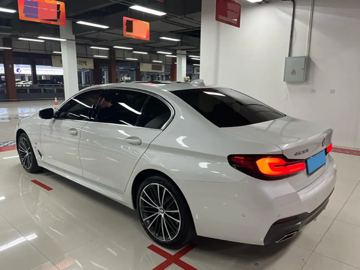 2022 BMW 5 Series 2.0T 252HP L4 8AT,autocango,china used car exporter,china ev exporter,chinese used car exporter,chinese used ev exporter
